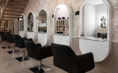 Private Salon Suites for Rent vs Salon Booth Rentals Which Option is Right for You