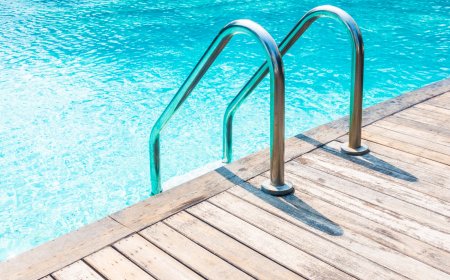 Choosing Between Aluminum Steps for Docks and Dock Ladders Aluminum for Your Waterfront