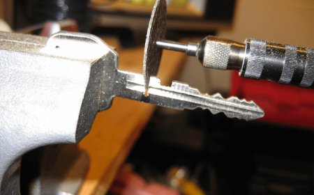 Need a Key Maker Near Me in Dubai? Get Fast, Safe Help Today