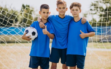 Why Kids Retro Football Shirts Are the Perfect Gift for Young Fans?