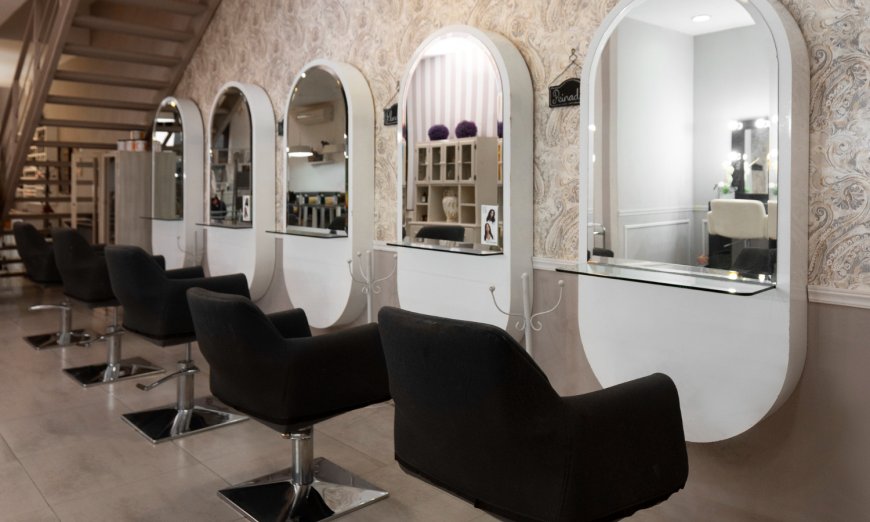 Private Salon Suites for Rent vs Salon Booth Rentals Which Option is Right for You