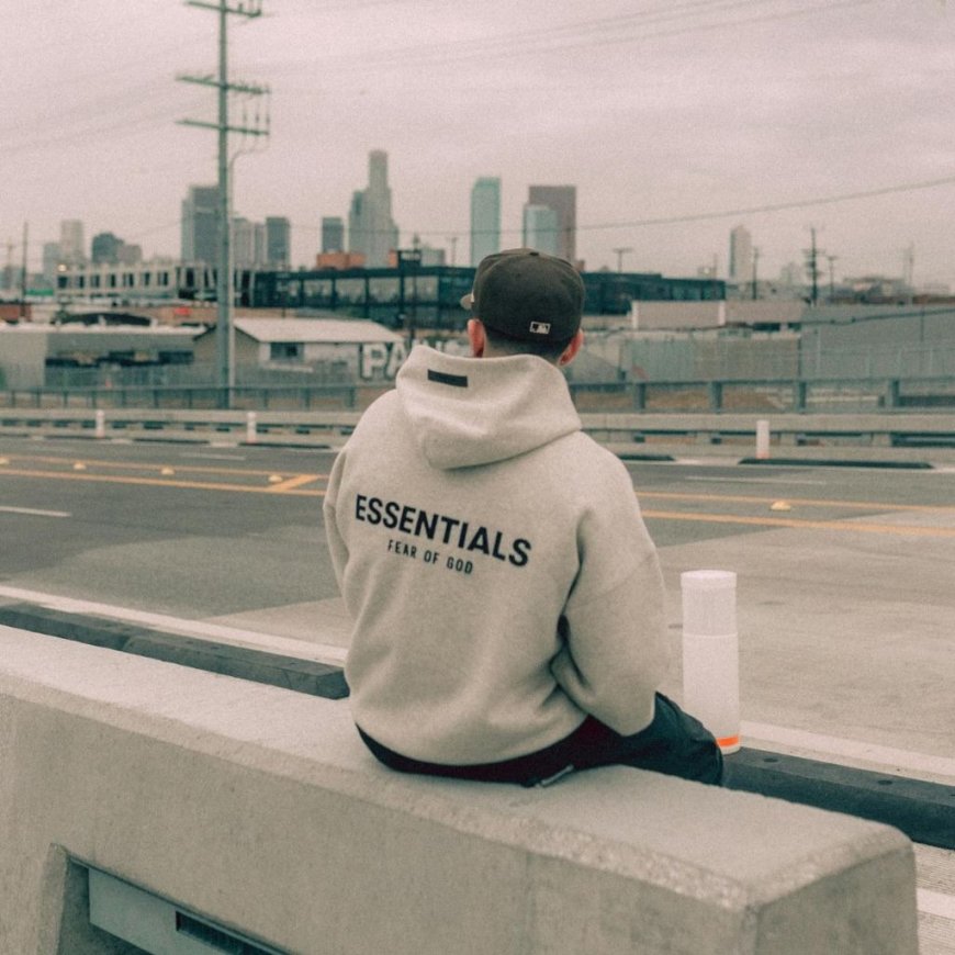 White Essentials Hoodie: The Go-To Piece Every Closet Deserves