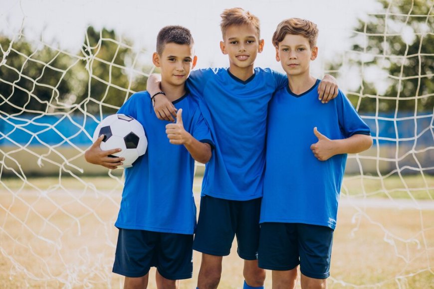 Why Kids Retro Football Shirts Are the Perfect Gift for Young Fans?