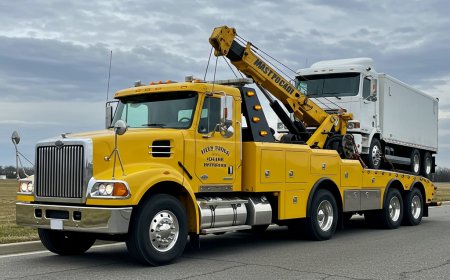 Semi Truck Tow Truck Services: What to Do When a Breakdown Hits the Highway