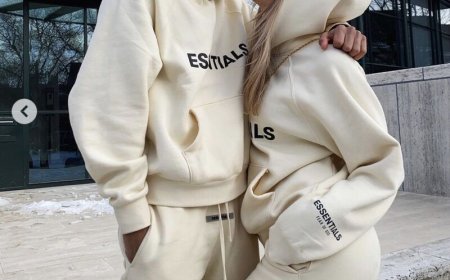 Beige Essentials Hoodie vs Black Essentials Hoodie: A Deep Dive into Streetwear Staples