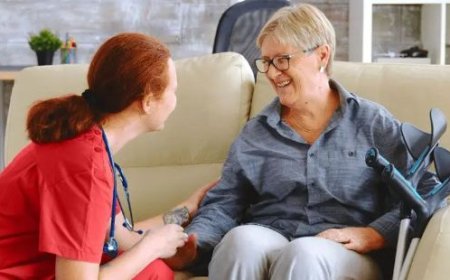 Top Benefits of In-Home Alzheimer’s and Dementia Care for Families