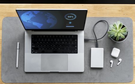 Wireless Charger With Pen Holder